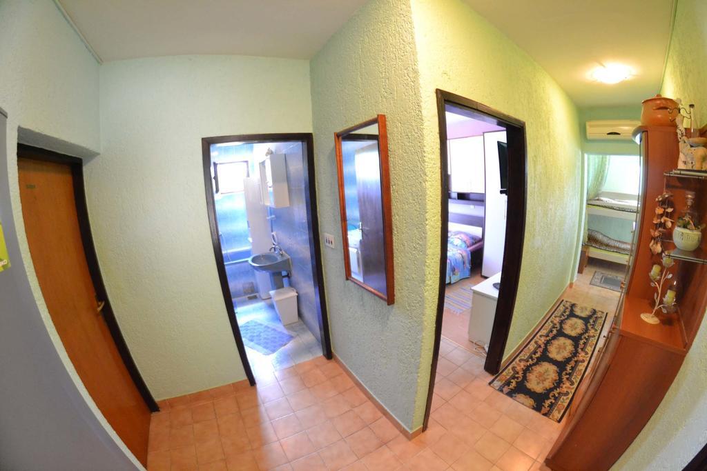 Apartmani Jenny I Tania 洛帕 外观 照片