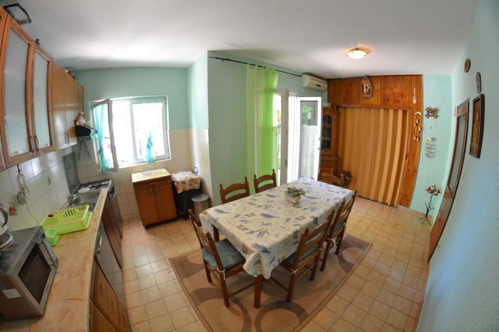 Apartmani Jenny I Tania 洛帕 外观 照片
