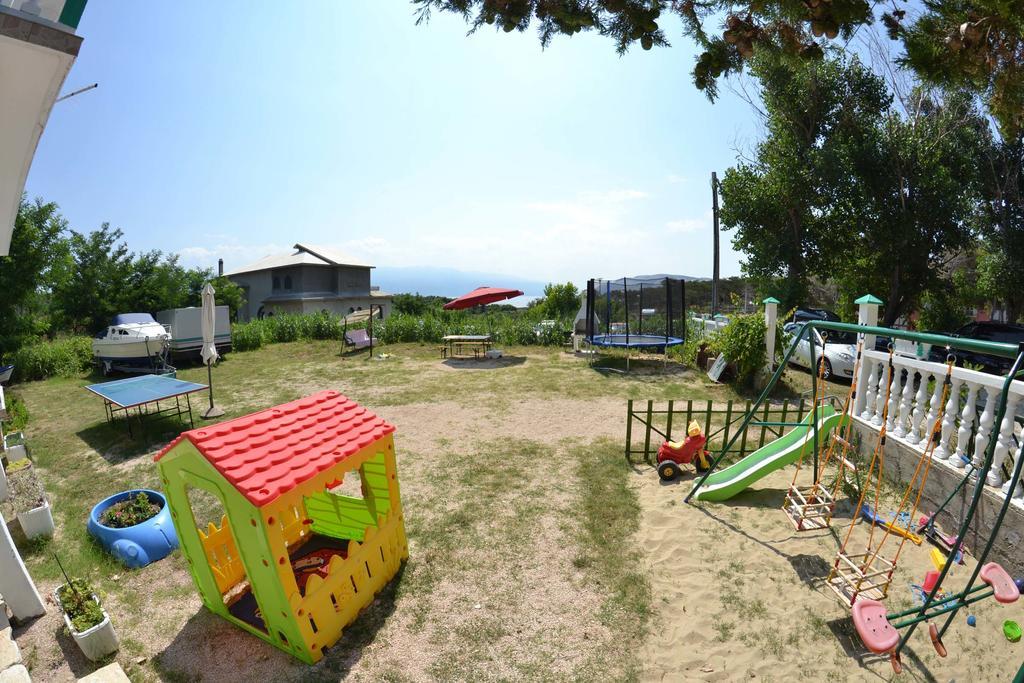 Apartmani Jenny I Tania 洛帕 外观 照片