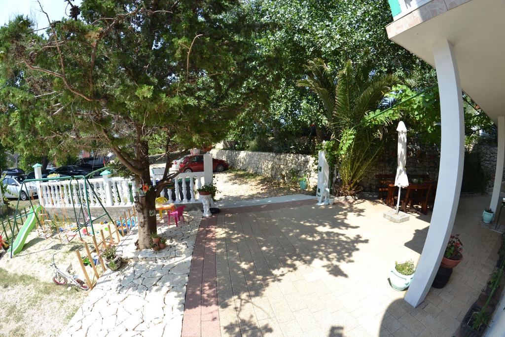 Apartmani Jenny I Tania 洛帕 外观 照片