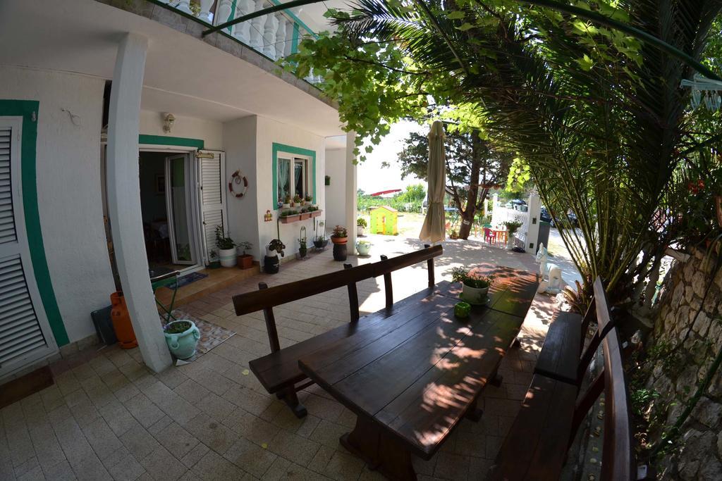 Apartmani Jenny I Tania 洛帕 外观 照片