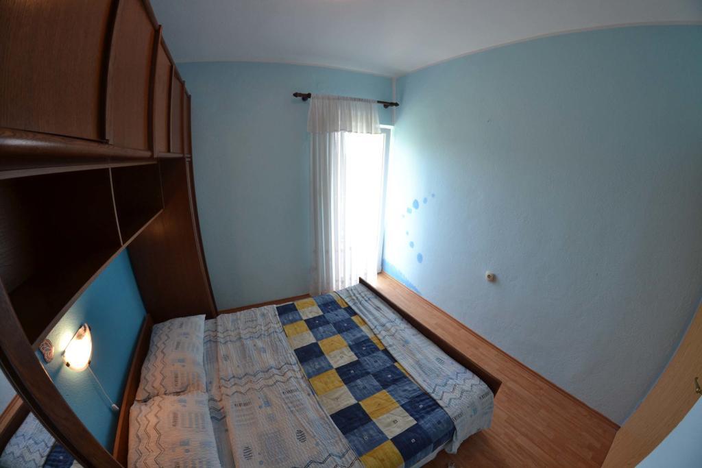 Apartmani Jenny I Tania 洛帕 外观 照片