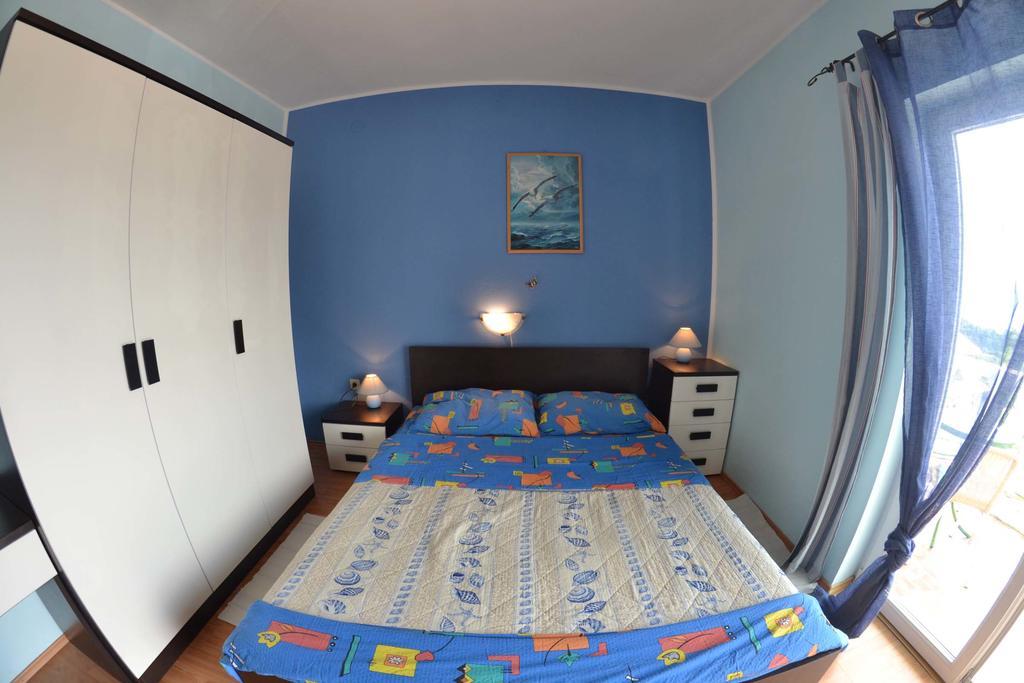 Apartmani Jenny I Tania 洛帕 外观 照片