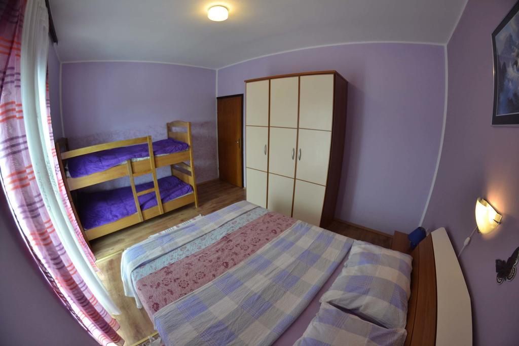 Apartmani Jenny I Tania 洛帕 外观 照片