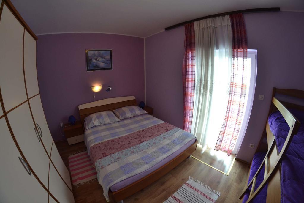 Apartmani Jenny I Tania 洛帕 外观 照片