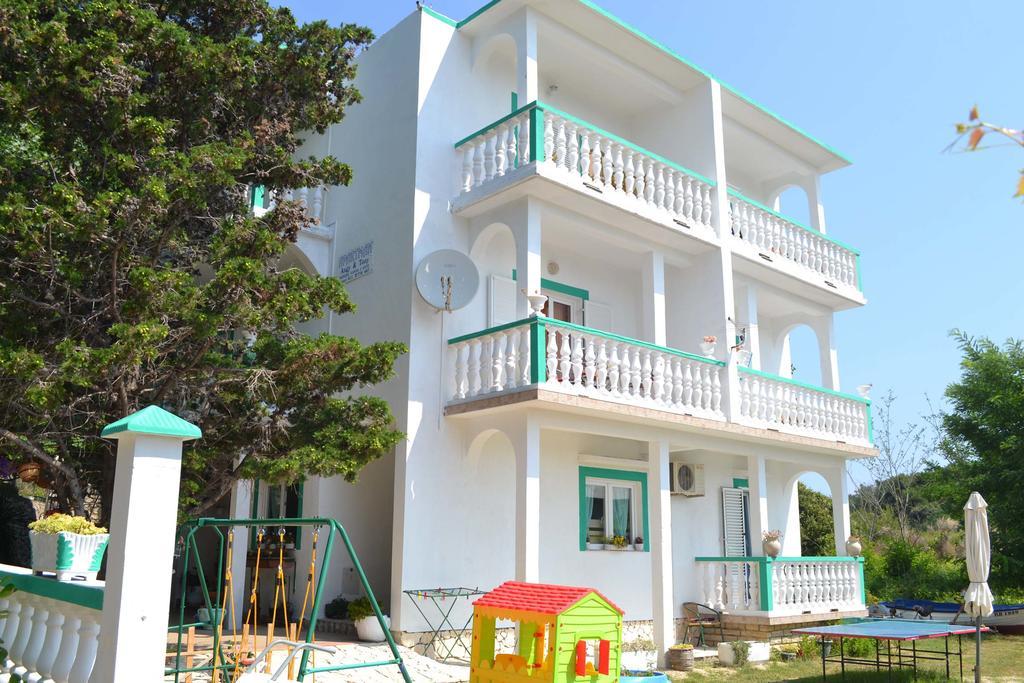 Apartmani Jenny I Tania 洛帕 外观 照片