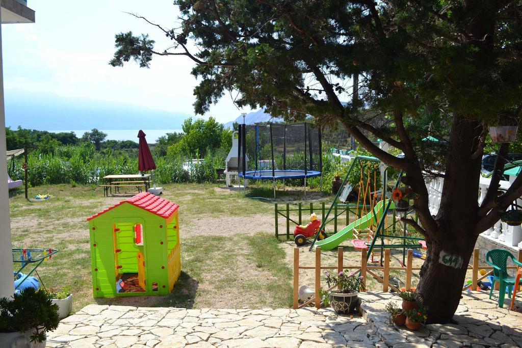 Apartmani Jenny I Tania 洛帕 外观 照片